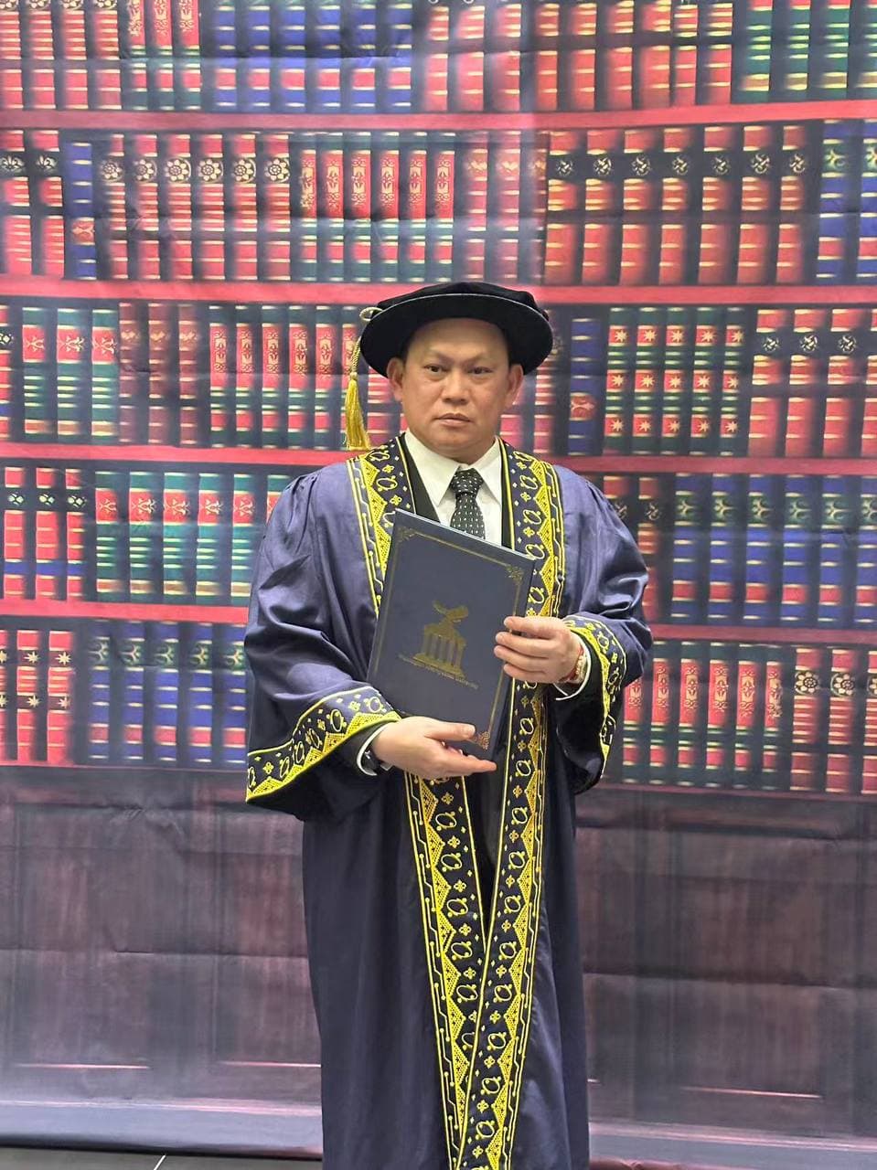 Dato Dr. Ben (Datuk Ben) Fam Chee Way receiving Honorary Doctorate degree