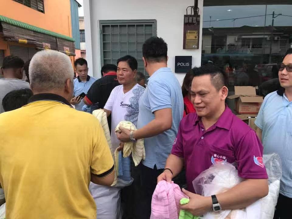 Datuk Ben Fam Chee Way at community donation drive