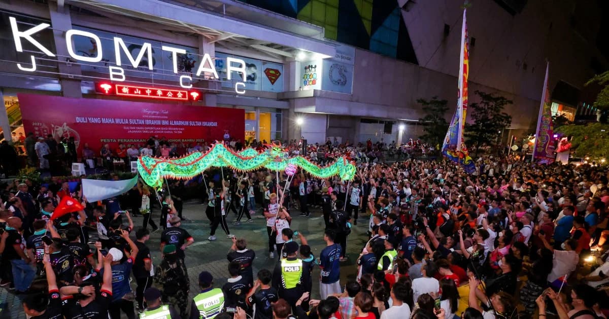 Dato' Fam Chee Way — Chingay 2024 parade sponsored by Hero 99
